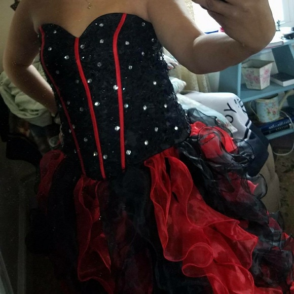 Prom dress - Picture 3 of 4